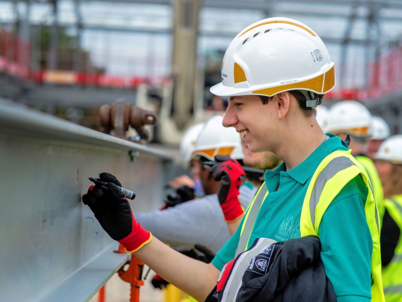 Willmott Dixon marks big milestone for Paddock School