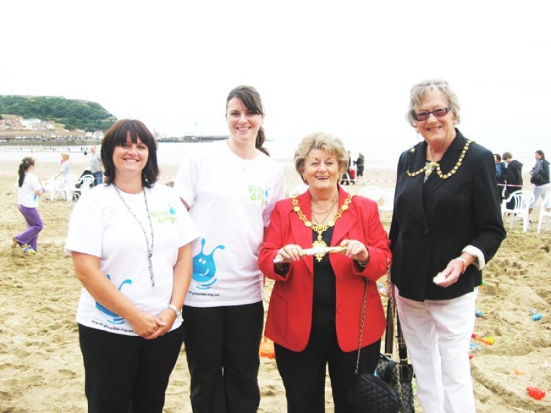 Willmott Dixon celebrates national Playday on Scarborough beach